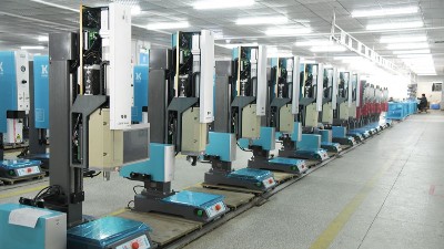 超聲波焊接機在蓄電池焊接中的應(yīng)用、難點及解決方案
